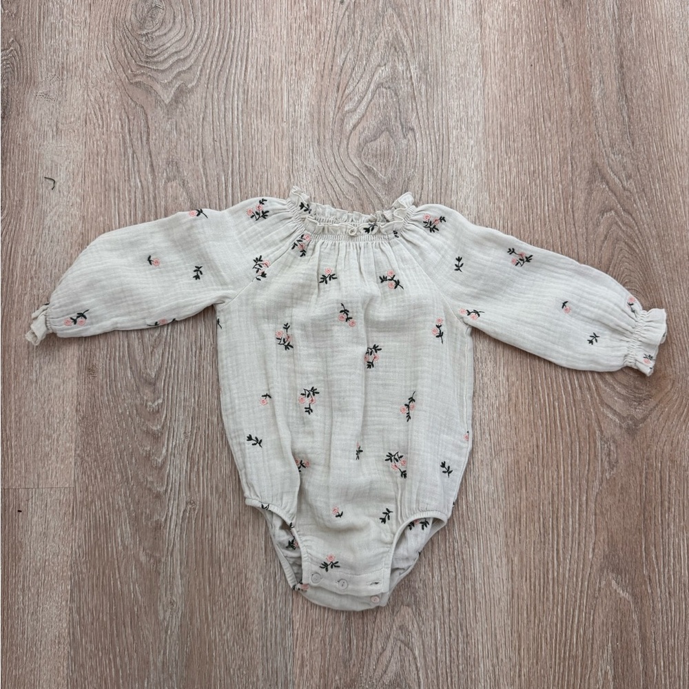 Zara Cream Floral Baby Romper Size 9-12 months